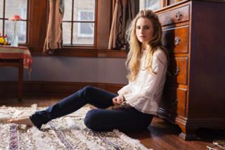 Brit Marling feet photo thumbnail