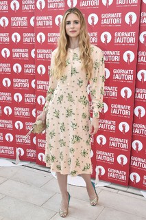 Brit Marling feet photo thumbnail