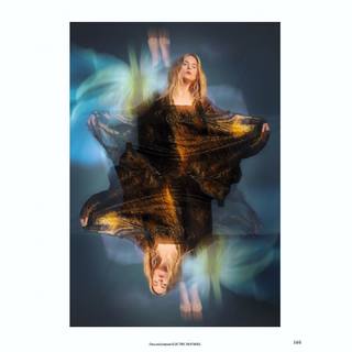 Brit Marling feet photo thumbnail