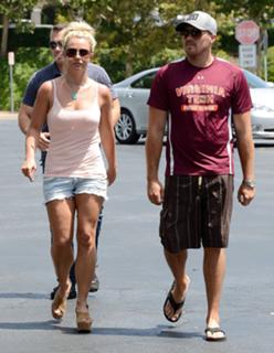 Britney Spears feet photo thumbnail
