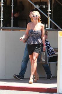 Britney Spears feet photo thumbnail