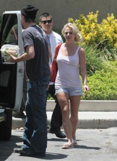 Britney Spears feet photo thumbnail
