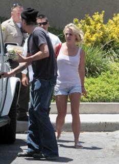 Britney Spears feet photo thumbnail