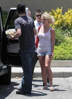 Britney Spears feet photo thumbnail