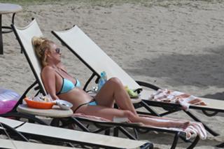 Britney Spears feet photo thumbnail