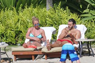 Britney Spears feet photo thumbnail