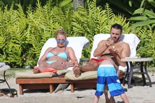 Britney Spears feet photo thumbnail