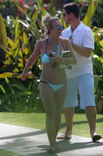 Britney Spears feet photo thumbnail