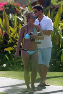 Britney Spears feet photo thumbnail