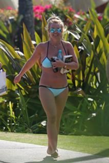 Britney Spears feet photo thumbnail