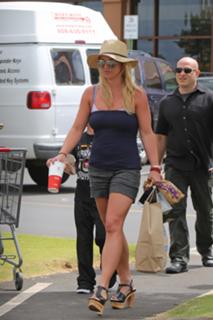 Britney Spears feet photo thumbnail