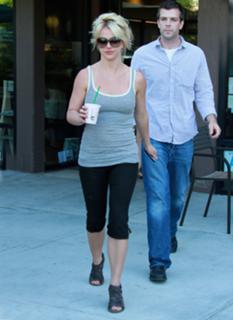 Britney Spears feet photo thumbnail