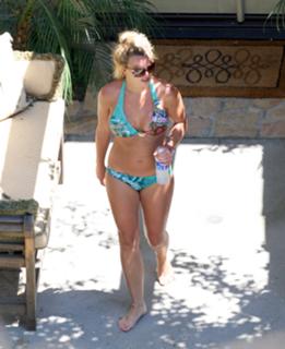 Britney Spears feet photo thumbnail
