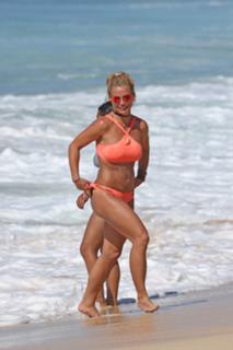 Britney Spears feet photo thumbnail
