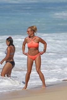 Britney Spears feet photo thumbnail