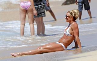 Britney Spears feet photo thumbnail