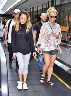 Britney Spears feet photo thumbnail