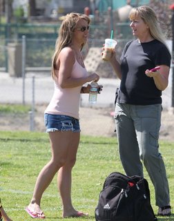 Britney Spears feet photo thumbnail
