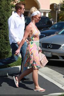 Britney Spears feet photo thumbnail