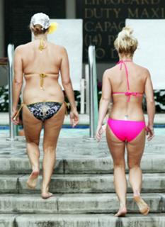 Britney Spears feet photo thumbnail