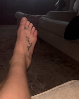Britney Spears feet photo thumbnail