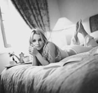 Britney Spears feet photo thumbnail