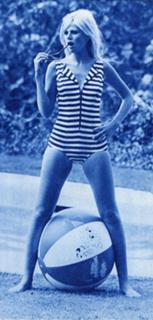Britt Ekland feet photo thumbnail