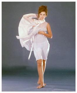 Britt Ekland feet photo thumbnail