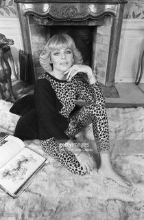 Britt Ekland feet photo thumbnail