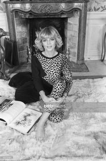 Britt Ekland feet photo thumbnail