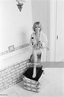 Britt Ekland feet photo thumbnail