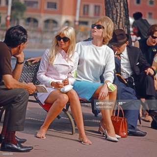 Britt Ekland feet photo thumbnail