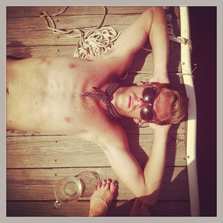 Britt Lower feet photo thumbnail