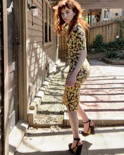 Britt Lower feet photo thumbnail