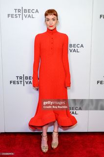 Britt Lower feet photo thumbnail