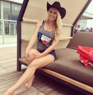 Britt McHenry feet photo 16
