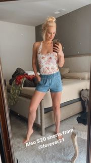Britt McHenry feet photo 9