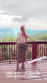 Britt McHenry feet photo 6