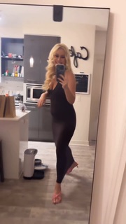 Britt McHenry feet photo 17