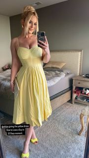 Britt McHenry feet photo 11