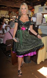 Britt Reinecke feet photo thumbnail