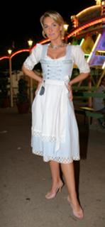 Britt Reinecke feet photo thumbnail