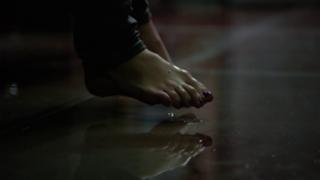 Britt Robertson feet photo thumbnail