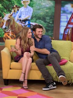 Britt Robertson feet photo thumbnail