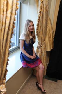 Britt Robertson feet photo thumbnail