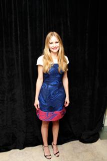 Britt Robertson feet photo thumbnail