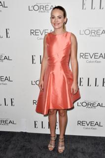 Britt Robertson feet photo thumbnail