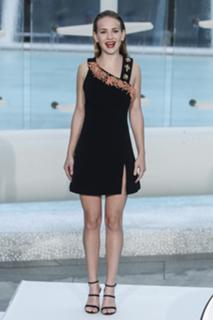 Britt Robertson feet photo thumbnail