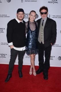 Britt Robertson feet photo thumbnail