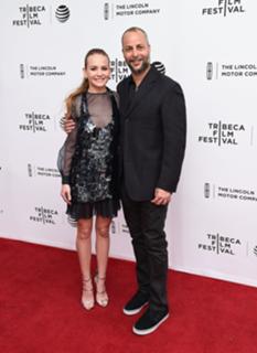 Britt Robertson feet photo thumbnail